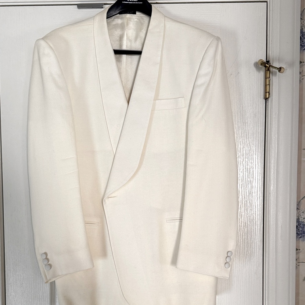 Oleg Cassini Cream Tuxedo Blazer